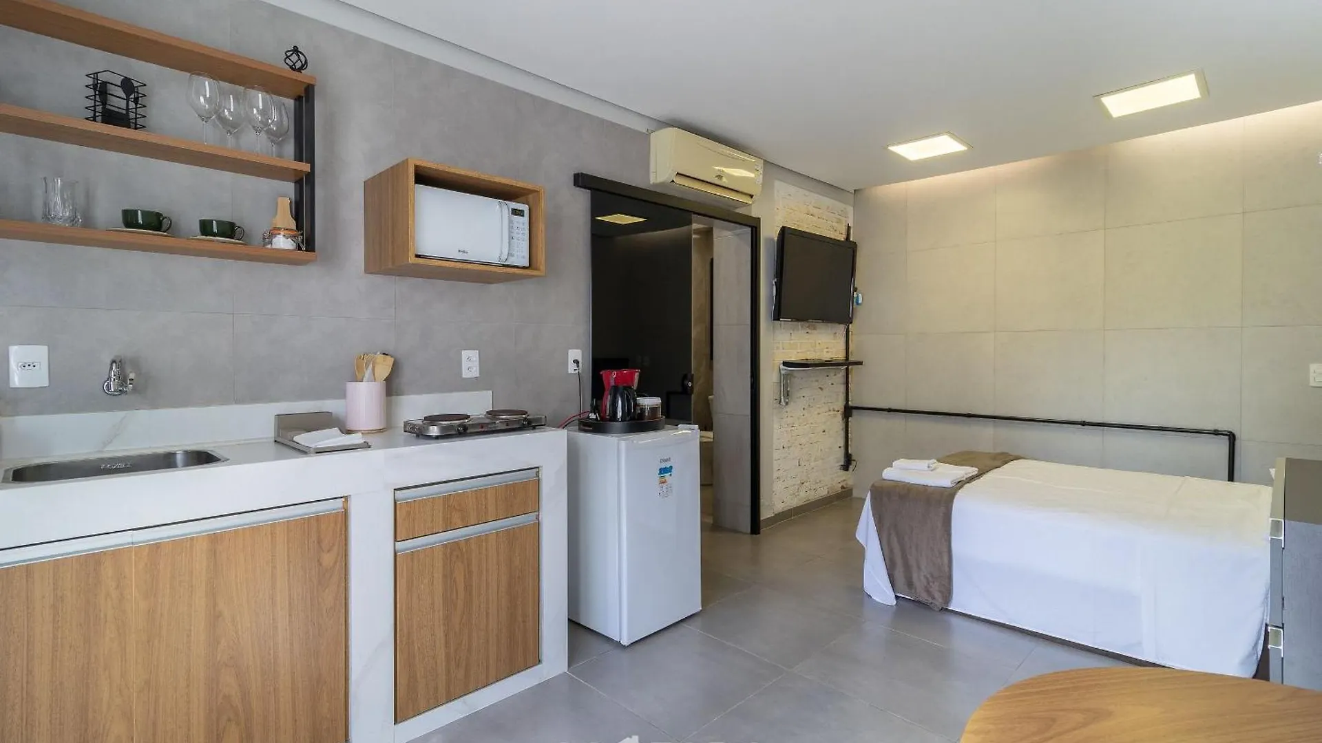 Studio Moderno Em Sta. Monica Ask002 Florianopolis 0*,  Brazil